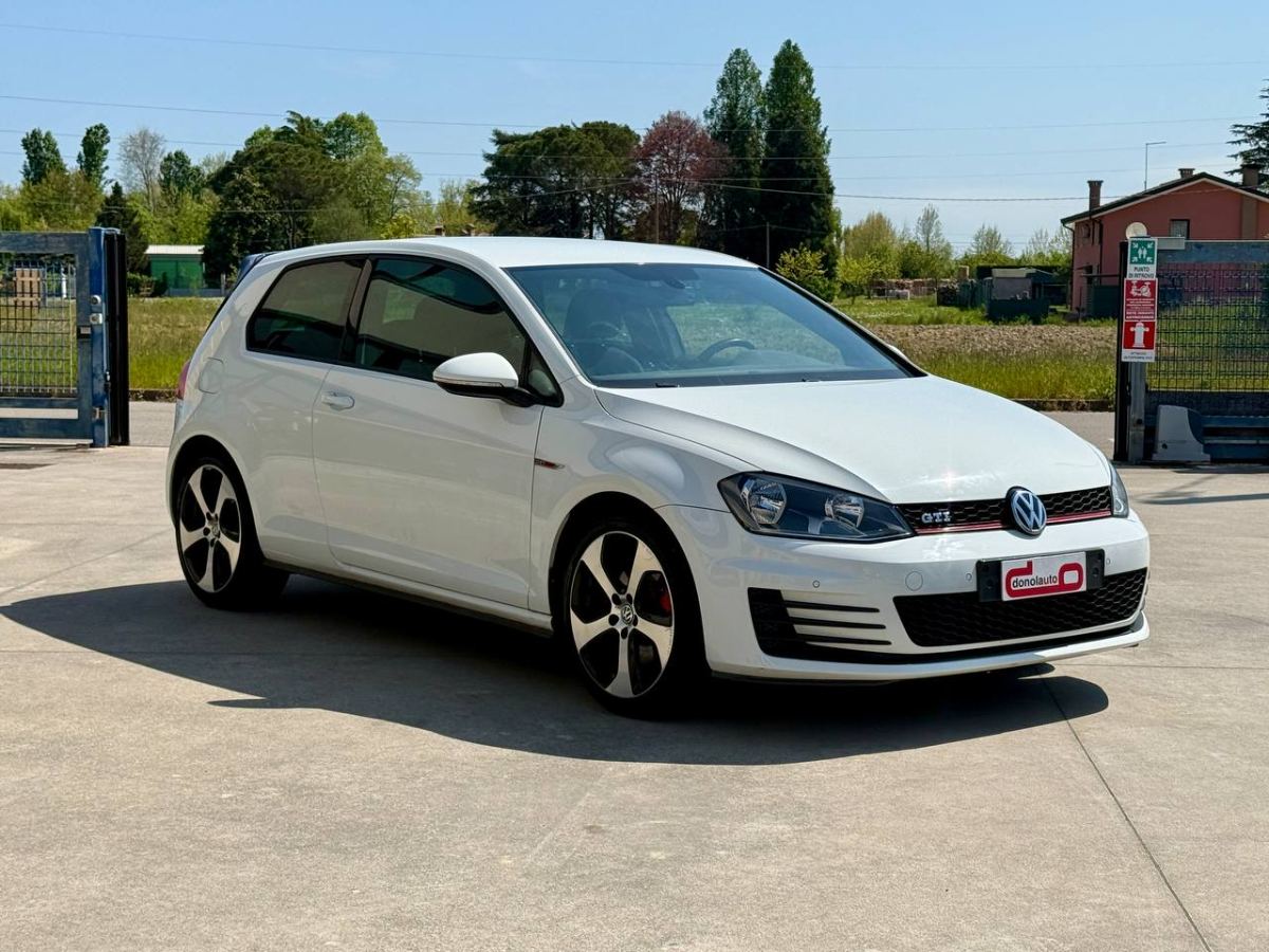 VOLKSWAGEN GOLF 7 GTI 3P 220CV 2016 passata da Donolauto a Legnaro (Padova)