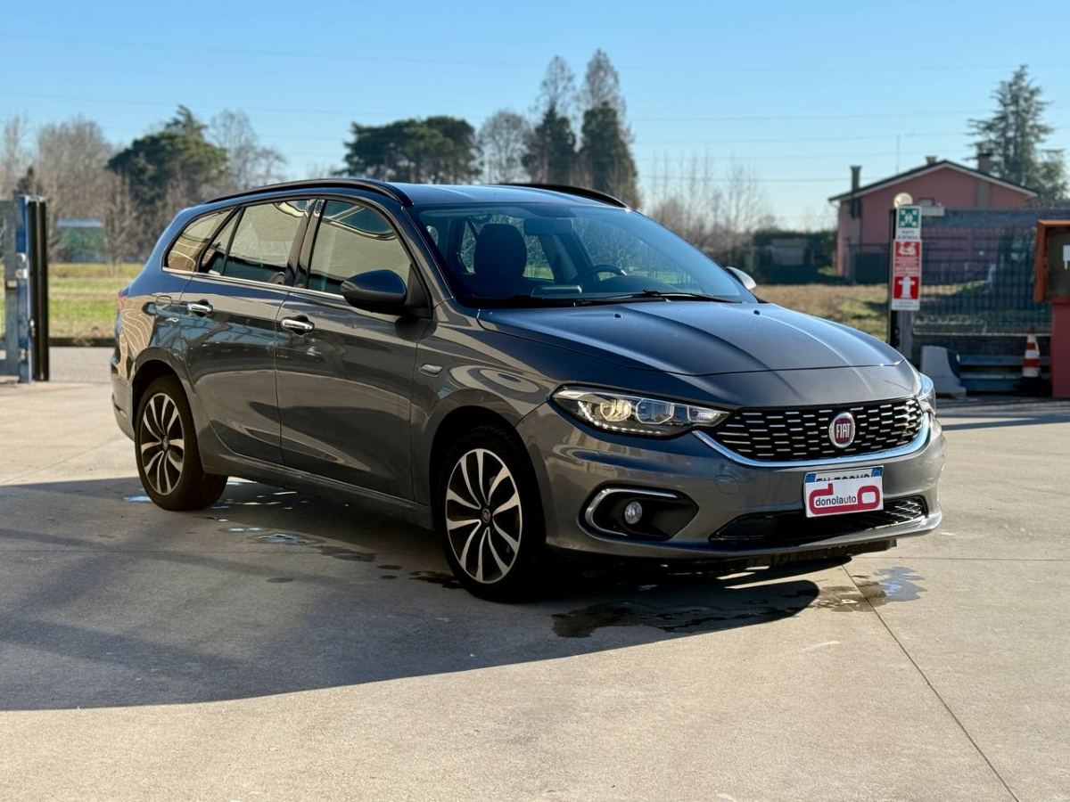 FIAT TIPO 1.6 MJT STATION WAGON DCT LOUNGE 2019 usata in vendita a Legnaro (Padova)