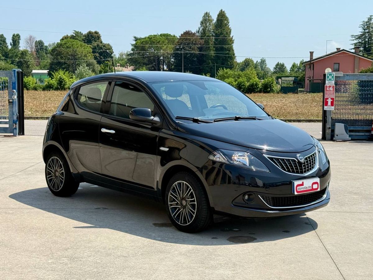 LANCIA YPSILON 1.0 HYBRID 70CV GOLD MY24 2023 usata in vendita a Legnaro (Padova)