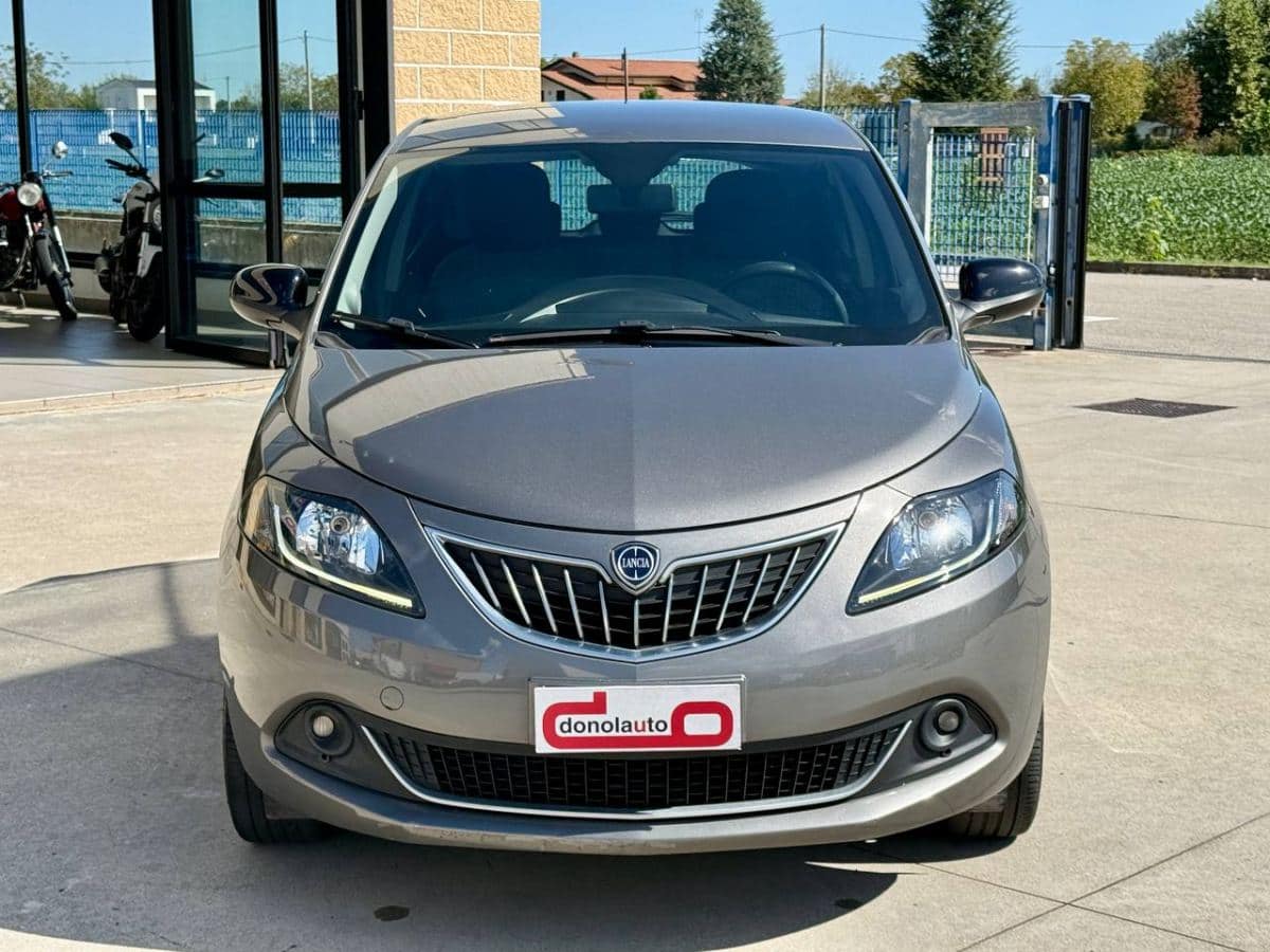 LANCIA YPSILON 1.0 HYBRID 70CV SILVER 2022 usata — foto 2