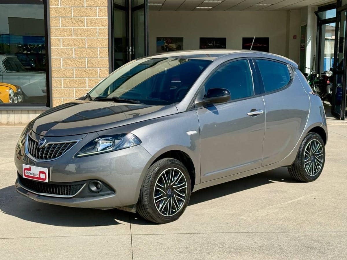 LANCIA YPSILON 1.0 HYBRID 70CV SILVER 2022 usata — foto 3