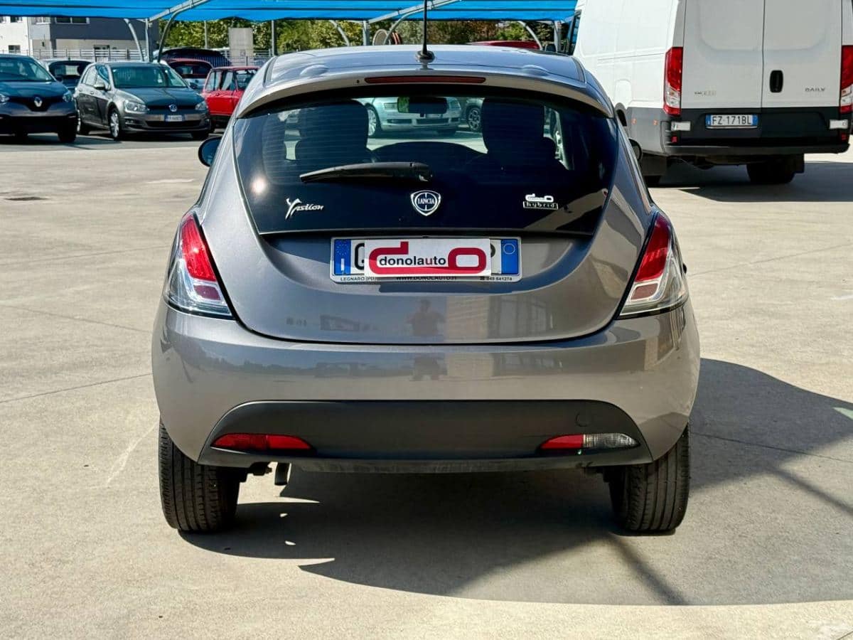 LANCIA YPSILON 1.0 HYBRID 70CV SILVER 2022 usata — foto 5