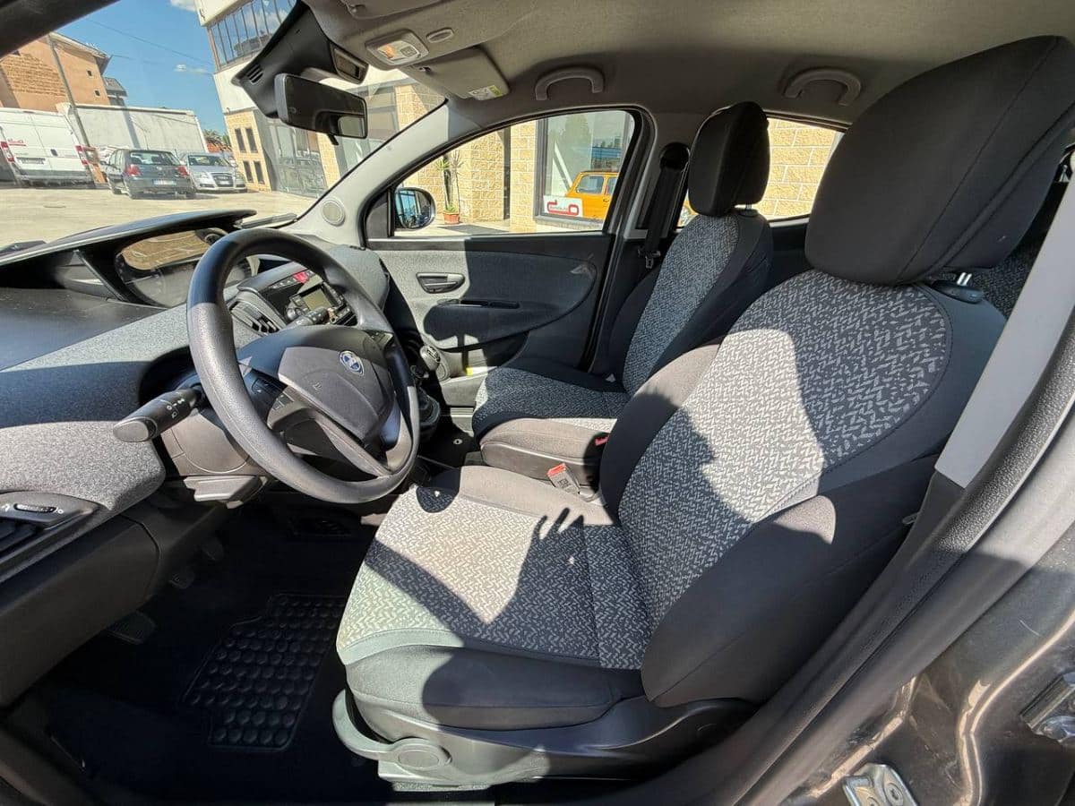 LANCIA YPSILON 1.0 HYBRID 70CV SILVER 2022 usata — foto 8