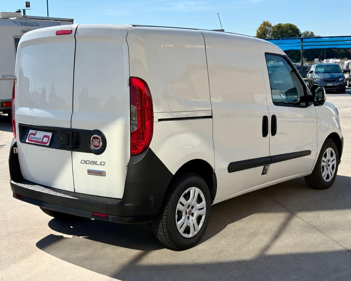 FIAT DOBLO' 1.3 MJT 95CV PC TN LAMIERATO 2018 usata — foto 6