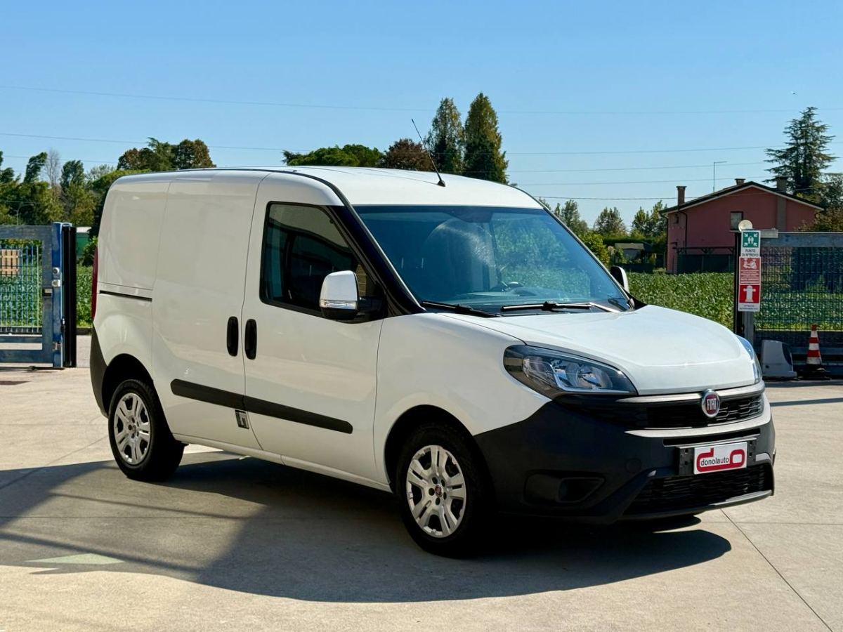 FIAT DOBLO' 1.3 MJT 95CV PC TN LAMIERATO 2018 usata in vendita a Legnaro (Padova)