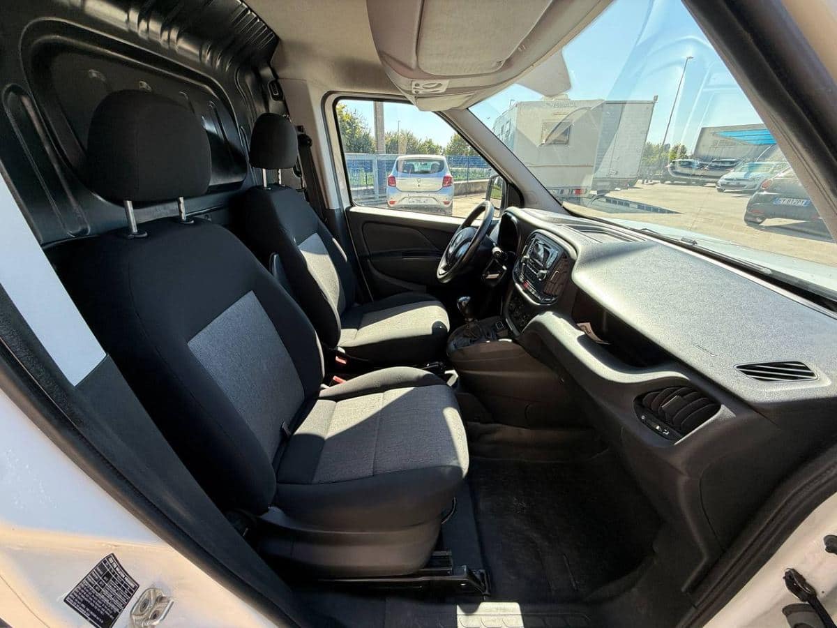 FIAT DOBLO' 1.3 MJT 95CV PC TN LAMIERATO 2018 usata — foto 11