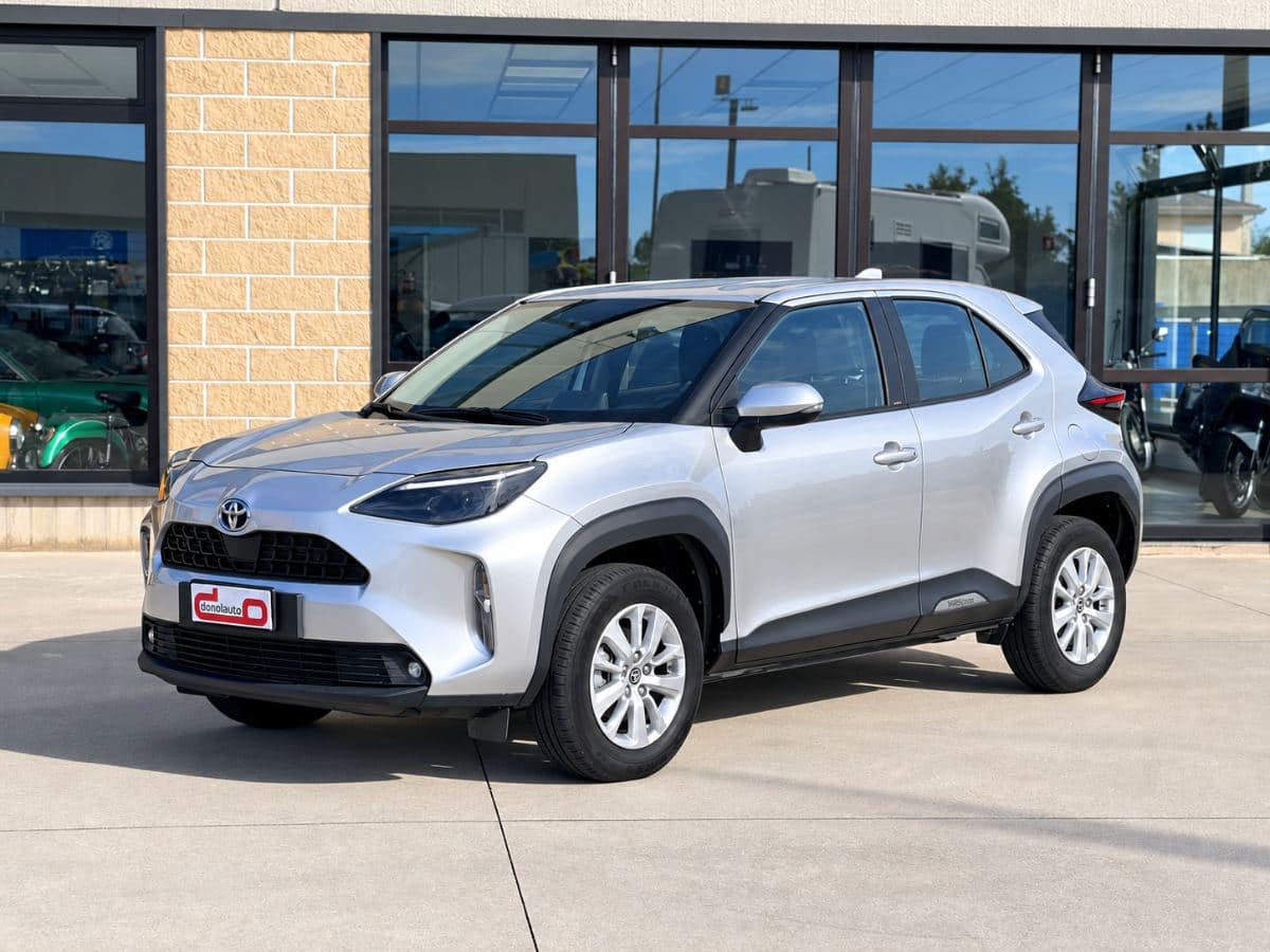 TOYOTA YARIS CROSS 1.5H BUSINESS FWD 116CV ECVT 2022 usata — foto 3