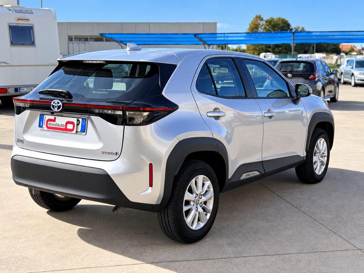TOYOTA YARIS CROSS 1.5H BUSINESS FWD 116CV ECVT 2022 usata — foto 6