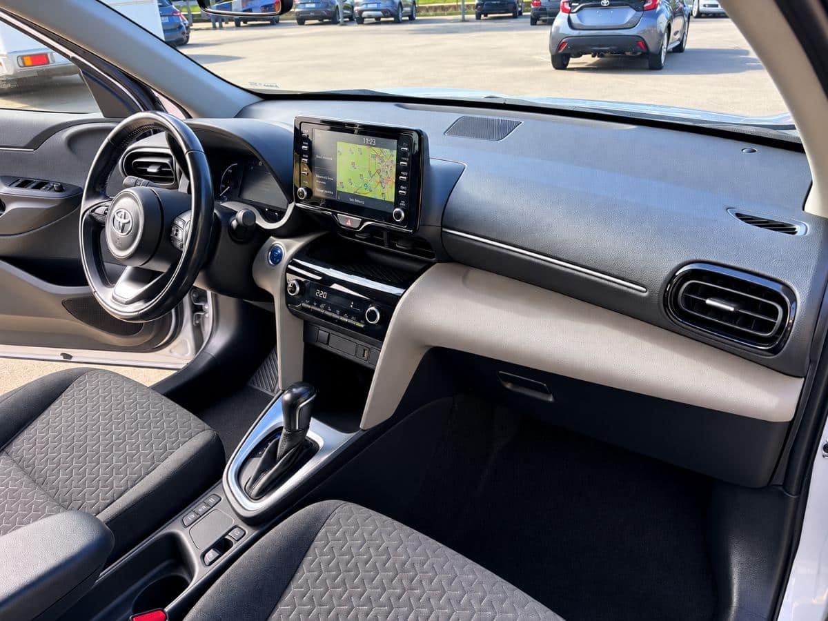 TOYOTA YARIS CROSS 1.5H BUSINESS FWD 116CV ECVT 2022 usata — foto 10