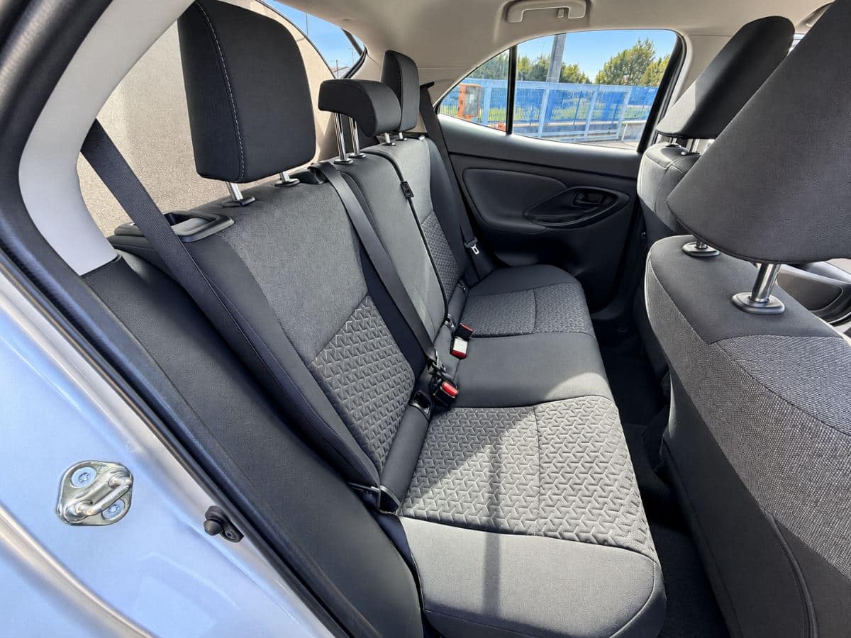 TOYOTA YARIS CROSS 1.5H BUSINESS FWD 116CV ECVT 2022 usata — foto 11