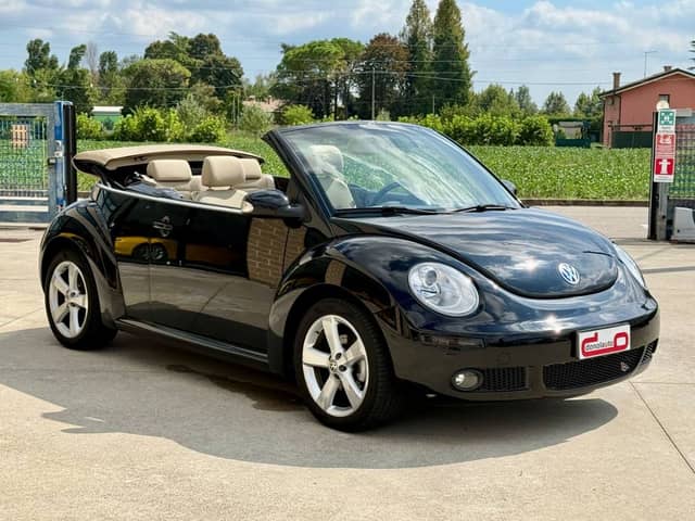 VOLKSWAGEN NEW BEETLE CABRIO 1.6 usata