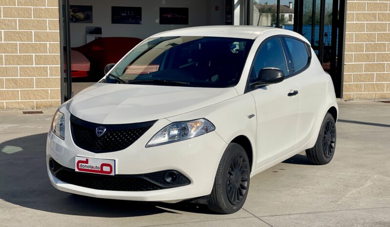 LANCIA YPSILON 1.0 70CV HYBRID SILVER MY21 pieno