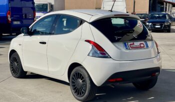 LANCIA YPSILON 1.0 70CV HYBRID SILVER MY21 pieno