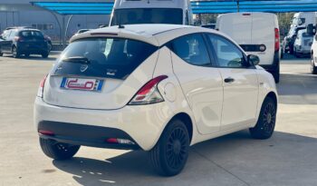 LANCIA YPSILON 1.0 70CV HYBRID SILVER MY21 pieno